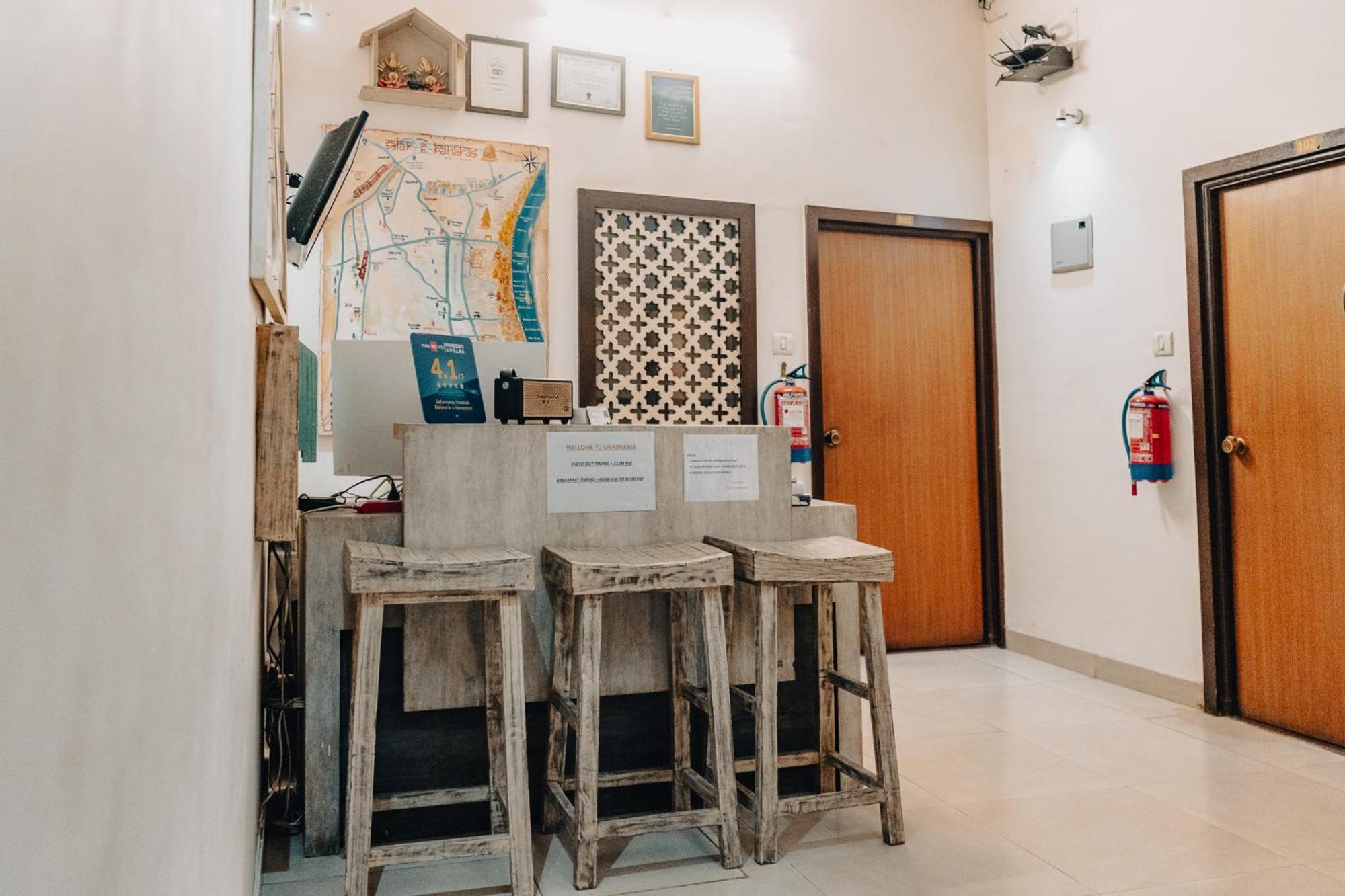 ซาฟาร์นามา พาราณสี Bed & Breakfast ภายนอก รูปภาพ