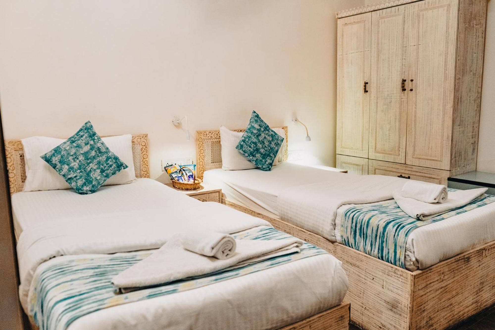 ซาฟาร์นามา พาราณสี Bed & Breakfast ภายนอก รูปภาพ
