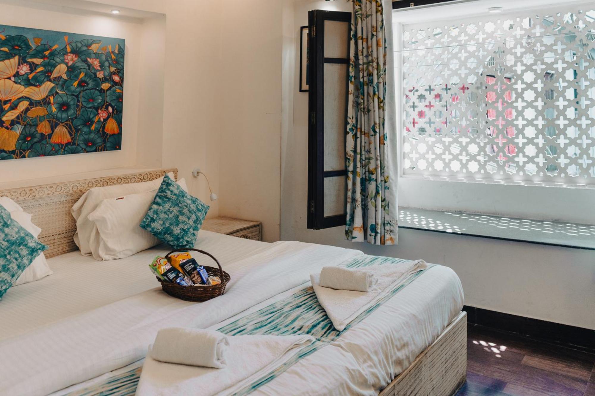 ซาฟาร์นามา พาราณสี Bed & Breakfast ภายนอก รูปภาพ